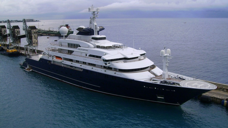 Illustration for article titled Billionaire Paul Allen Finds Sunken Battleship With Private Submarine